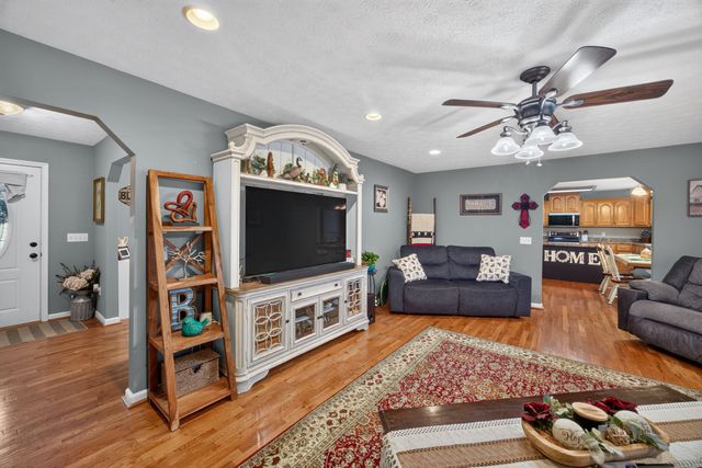 1005 Heathwood West Dr, Cookeville, TN 38506