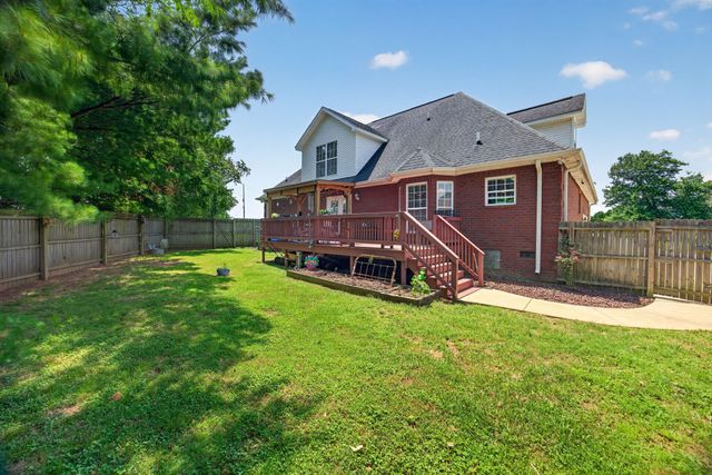 1005 Heathwood West Dr, Cookeville, TN 38506