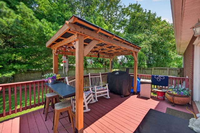 1005 Heathwood West Dr, Cookeville, TN 38506