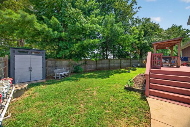 1005 Heathwood West Dr, Cookeville, TN 38506