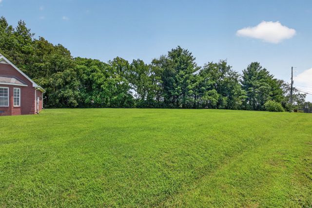 1005 Heathwood West Dr, Cookeville, TN 38506