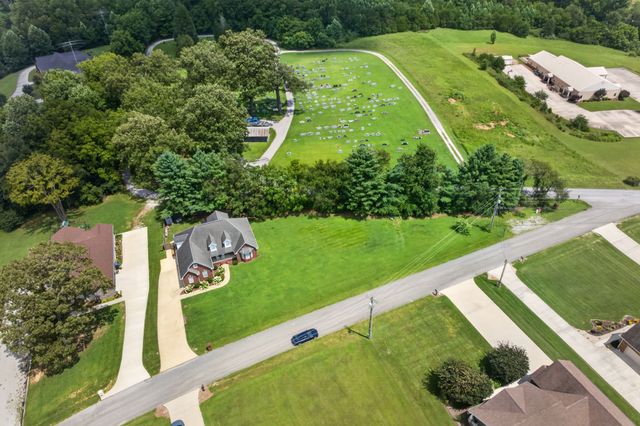 1005 Heathwood West Dr, Cookeville, TN 38506