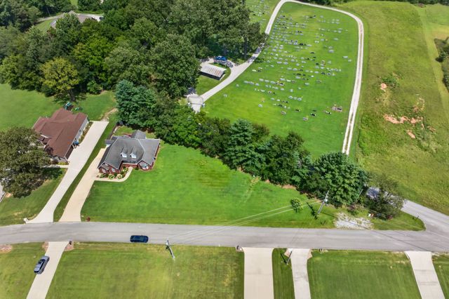 1005 Heathwood West Dr, Cookeville, TN 38506