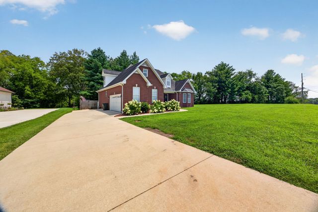 1005 Heathwood West Dr, Cookeville, TN 38506