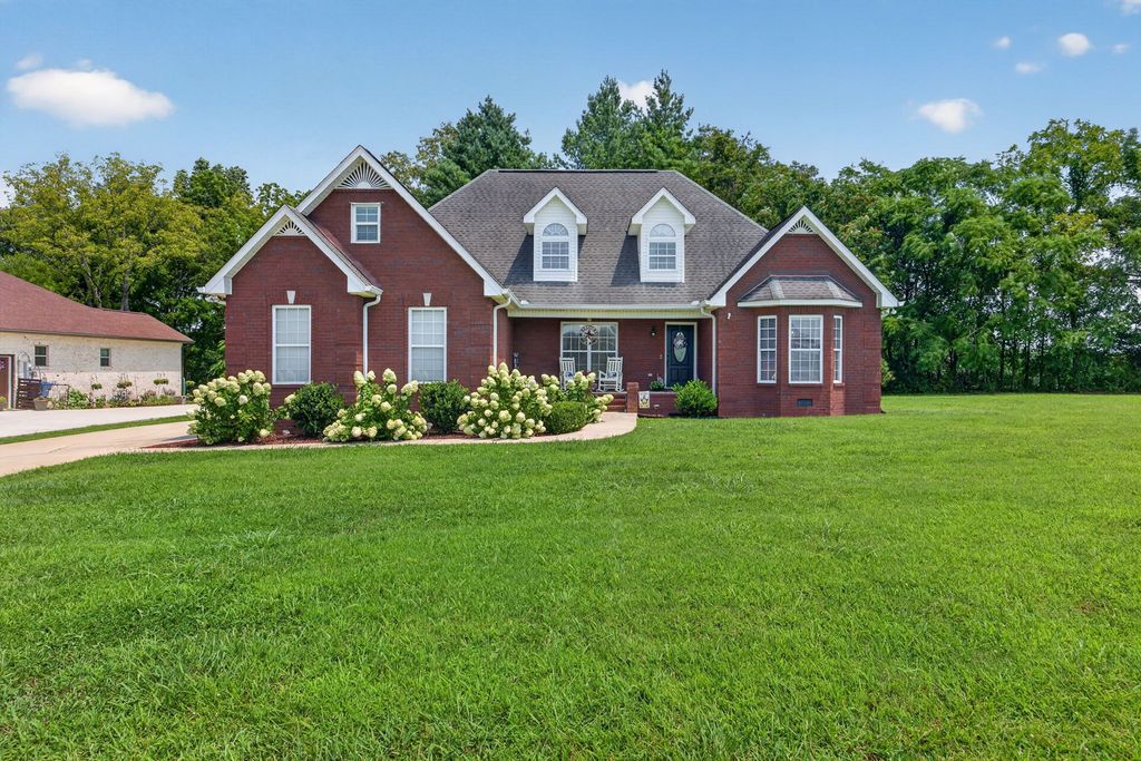 1005 Heathwood West Dr, Cookeville, TN 38506