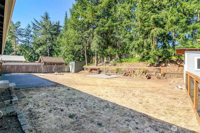 24410 Terrace PL, Black Diamond, WA 98010