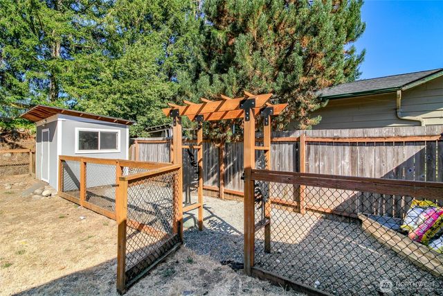 24410 Terrace PL, Black Diamond, WA 98010