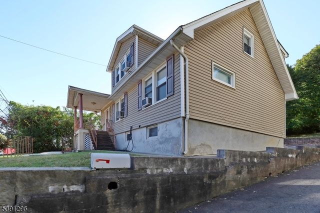 274 Goffle Rd, Hawthorne Boro, NJ 07506