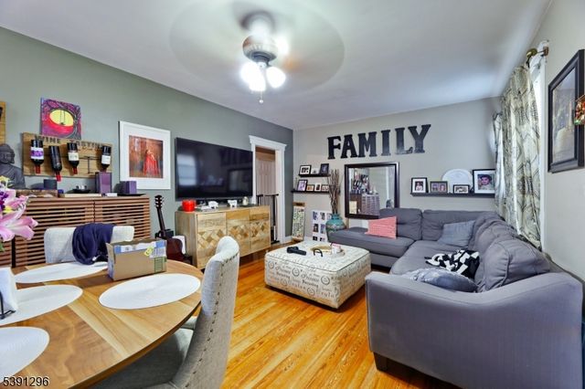 274 Goffle Rd, Hawthorne Boro, NJ 07506