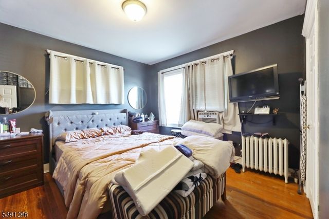 274 Goffle Rd, Hawthorne Boro, NJ 07506