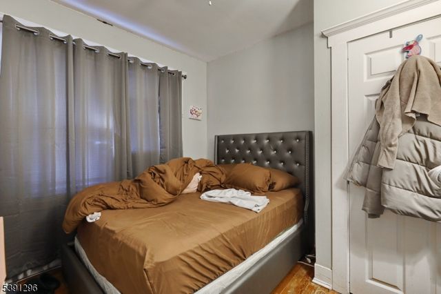 274 Goffle Rd, Hawthorne Boro, NJ 07506