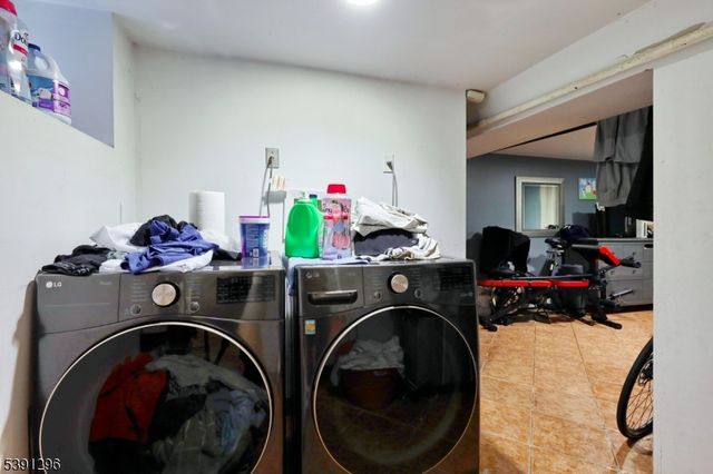 274 Goffle Rd, Hawthorne Boro, NJ 07506