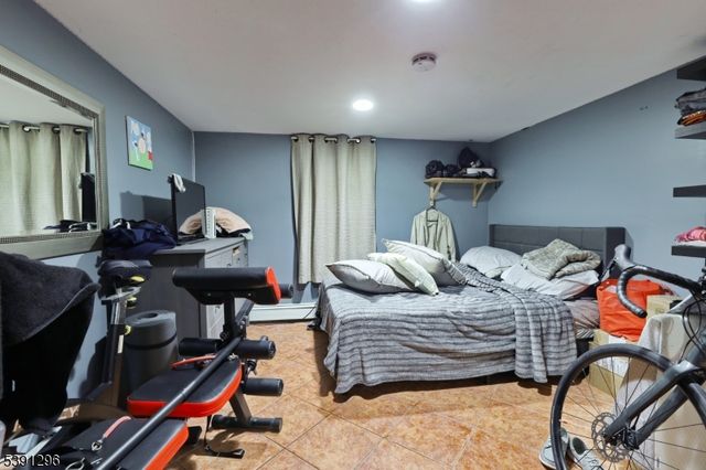 274 Goffle Rd, Hawthorne Boro, NJ 07506