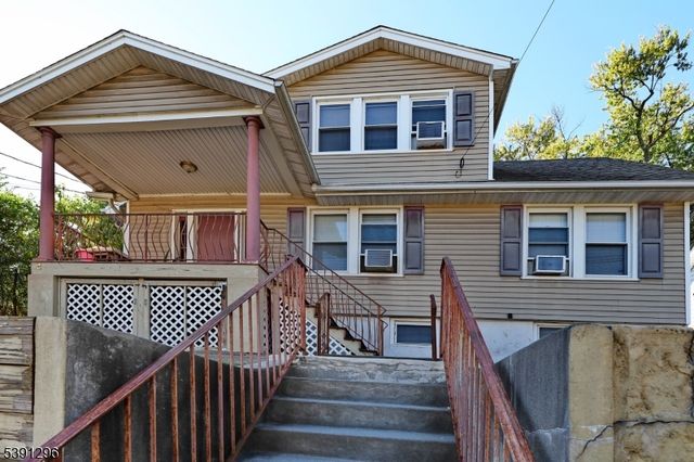 274 Goffle Rd, Hawthorne Boro, NJ 07506