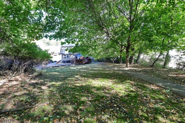 274 Goffle Rd, Hawthorne Boro, NJ 07506