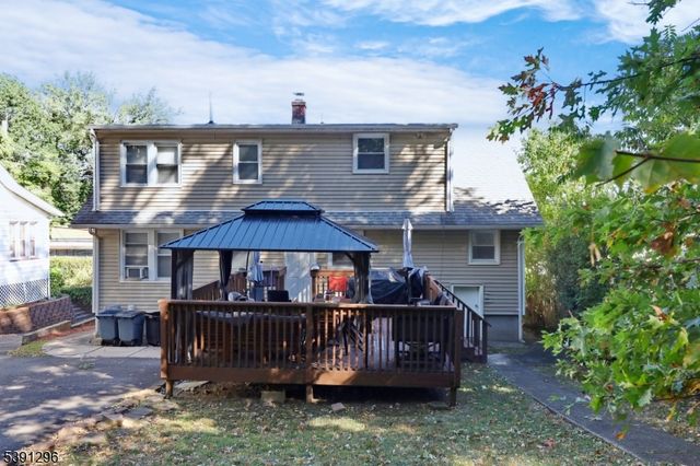 274 Goffle Rd, Hawthorne Boro, NJ 07506