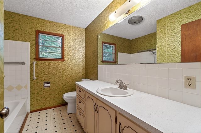 9384 Grimes Drive, Rogers, AR 72756
