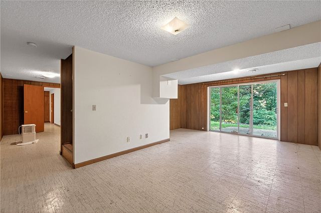 9384 Grimes Drive, Rogers, AR 72756