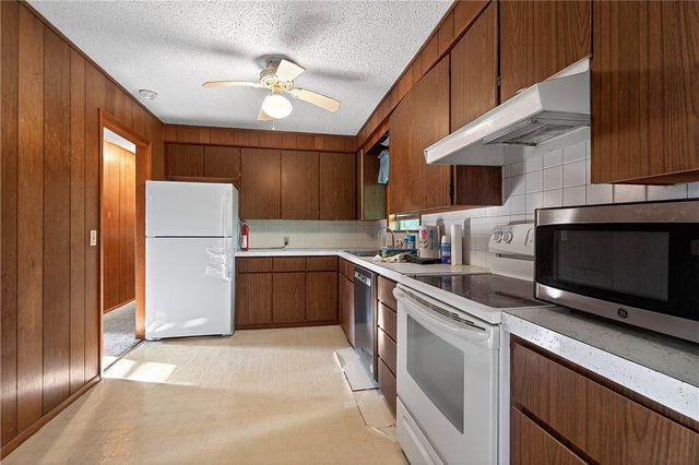 9384 Grimes Drive, Rogers, AR 72756
