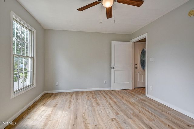 2012 Woodbine Street, Kingsport, TN 37660