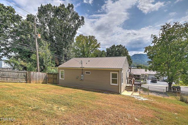 2012 Woodbine Street, Kingsport, TN 37660