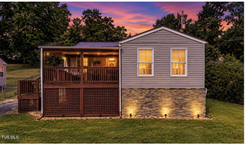 2012 Woodbine Street, Kingsport, TN 37660