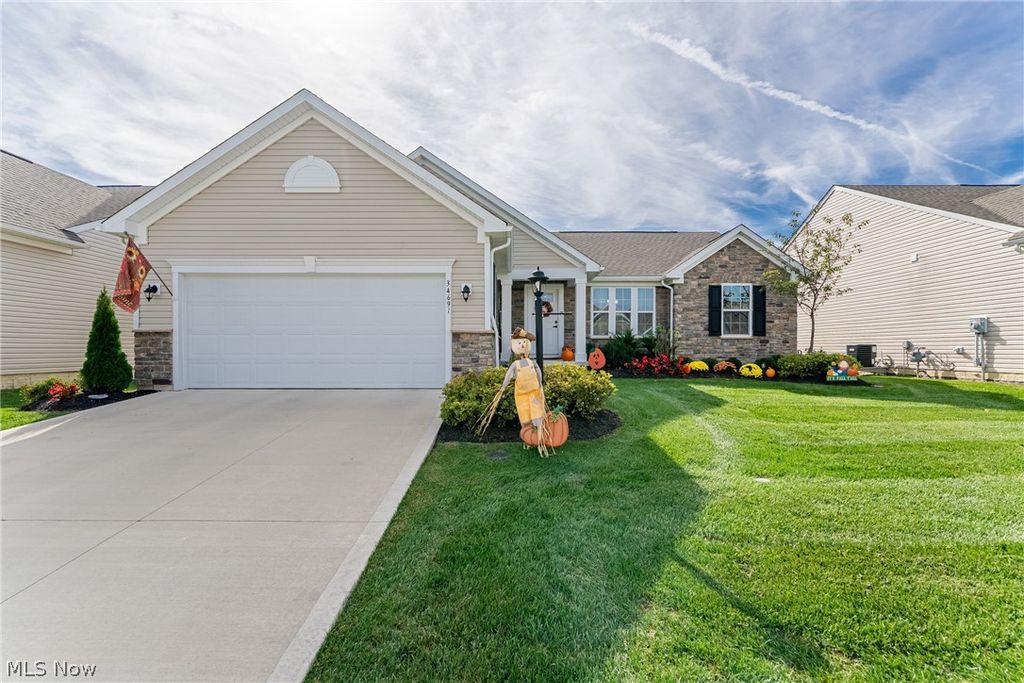 34691 Legends Way, Grafton, OH 44044
