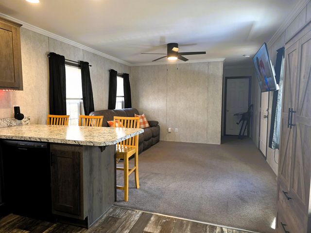 14 Hilltop Manor Mobile Home Park, Littleton, NH 03561