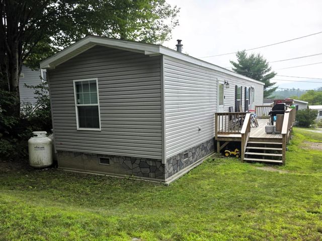 14 Hilltop Manor Mobile Home Park, Littleton, NH 03561