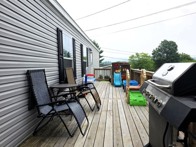 14 Hilltop Manor Mobile Home Park, Littleton, NH 03561