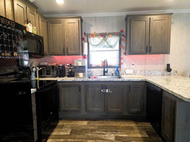 14 Hilltop Manor Mobile Home Park, Littleton, NH 03561