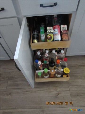 911 W Madison Avenue, Port O'connor, TX 77982