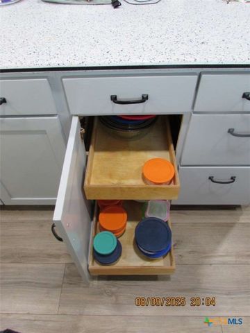 911 W Madison Avenue, Port O'connor, TX 77982