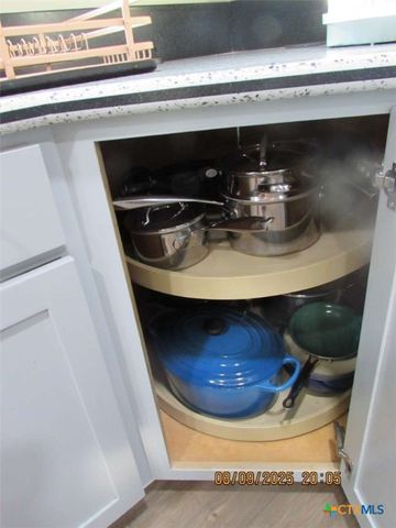 911 W Madison Avenue, Port O'connor, TX 77982