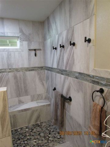 911 W Madison Avenue, Port O'connor, TX 77982