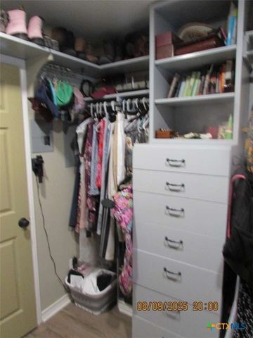 911 W Madison Avenue, Port O'connor, TX 77982