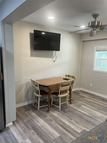 911 W Madison Avenue, Port O'connor, TX 77982