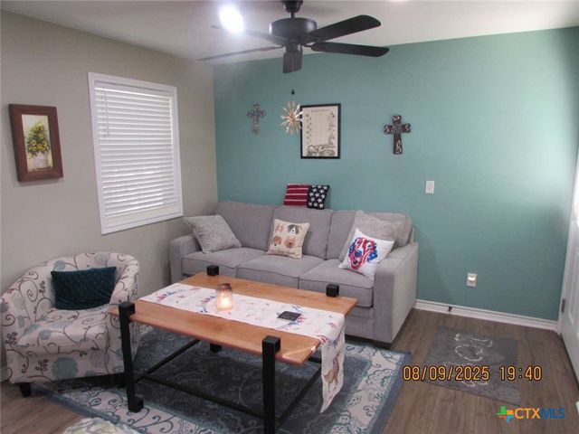 911 W Madison Avenue, Port O'connor, TX 77982