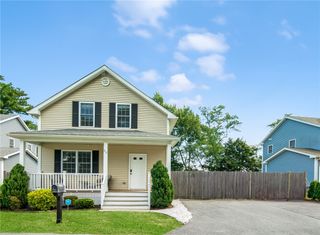 52 Benefit Street, Warwick, RI 02886