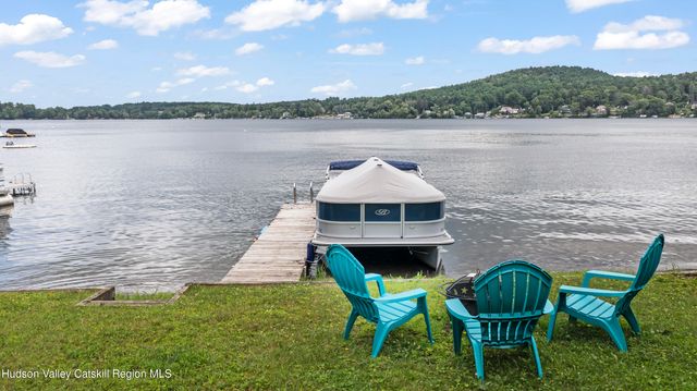 44 SW Colony Road, Hillsdale, NY 12529