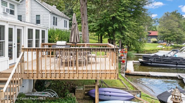 44 SW Colony Road, Hillsdale, NY 12529