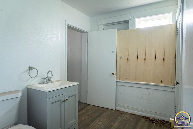 1435 SE Madison ST, Topeka, KS 66607