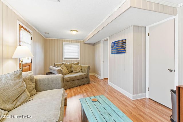 6601 Briscoe Ln, Louisville, KY 40228