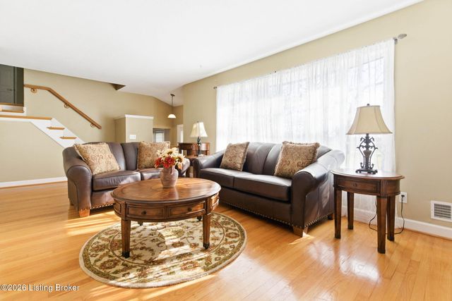 6601 Briscoe Ln, Louisville, KY 40228