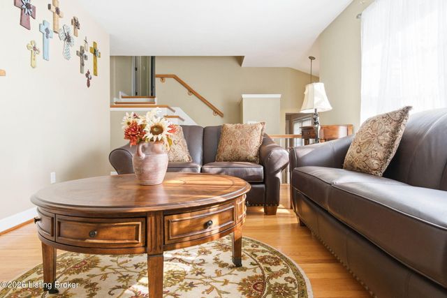 6601 Briscoe Ln, Louisville, KY 40228