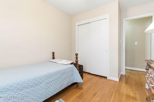 6601 Briscoe Ln, Louisville, KY 40228