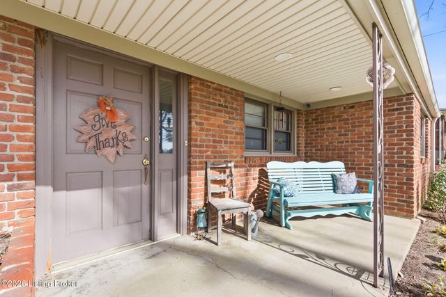 6601 Briscoe Ln, Louisville, KY 40228