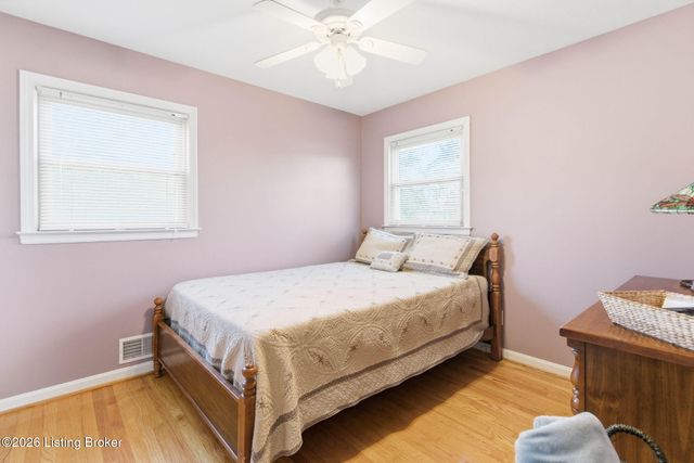 6601 Briscoe Ln, Louisville, KY 40228