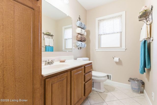 6601 Briscoe Ln, Louisville, KY 40228