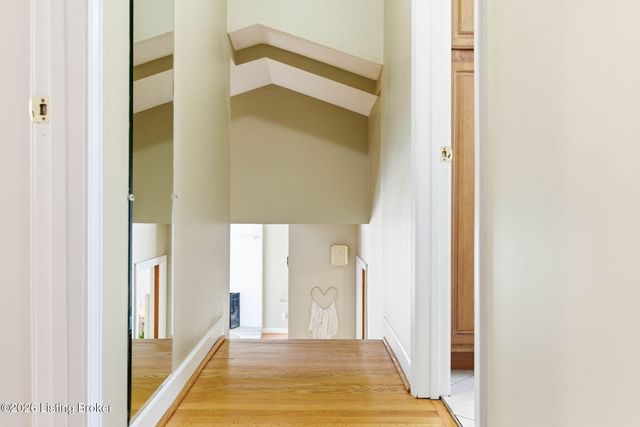 6601 Briscoe Ln, Louisville, KY 40228